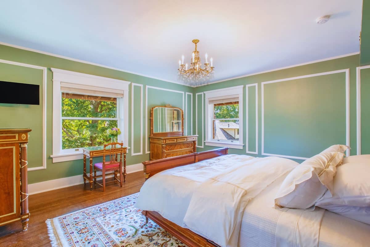 Best Bed and Breakfast in Monroe Michigan