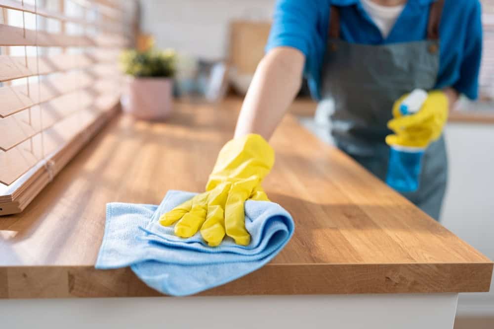 how to decorate Airbnb