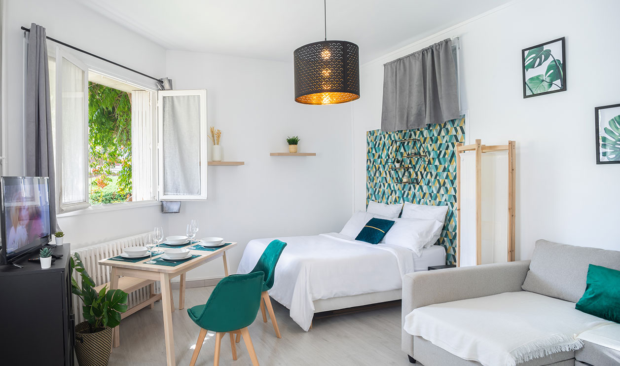 Airbnb pricing strategy