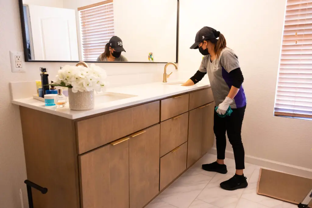 Airbnb first aid kit checklist