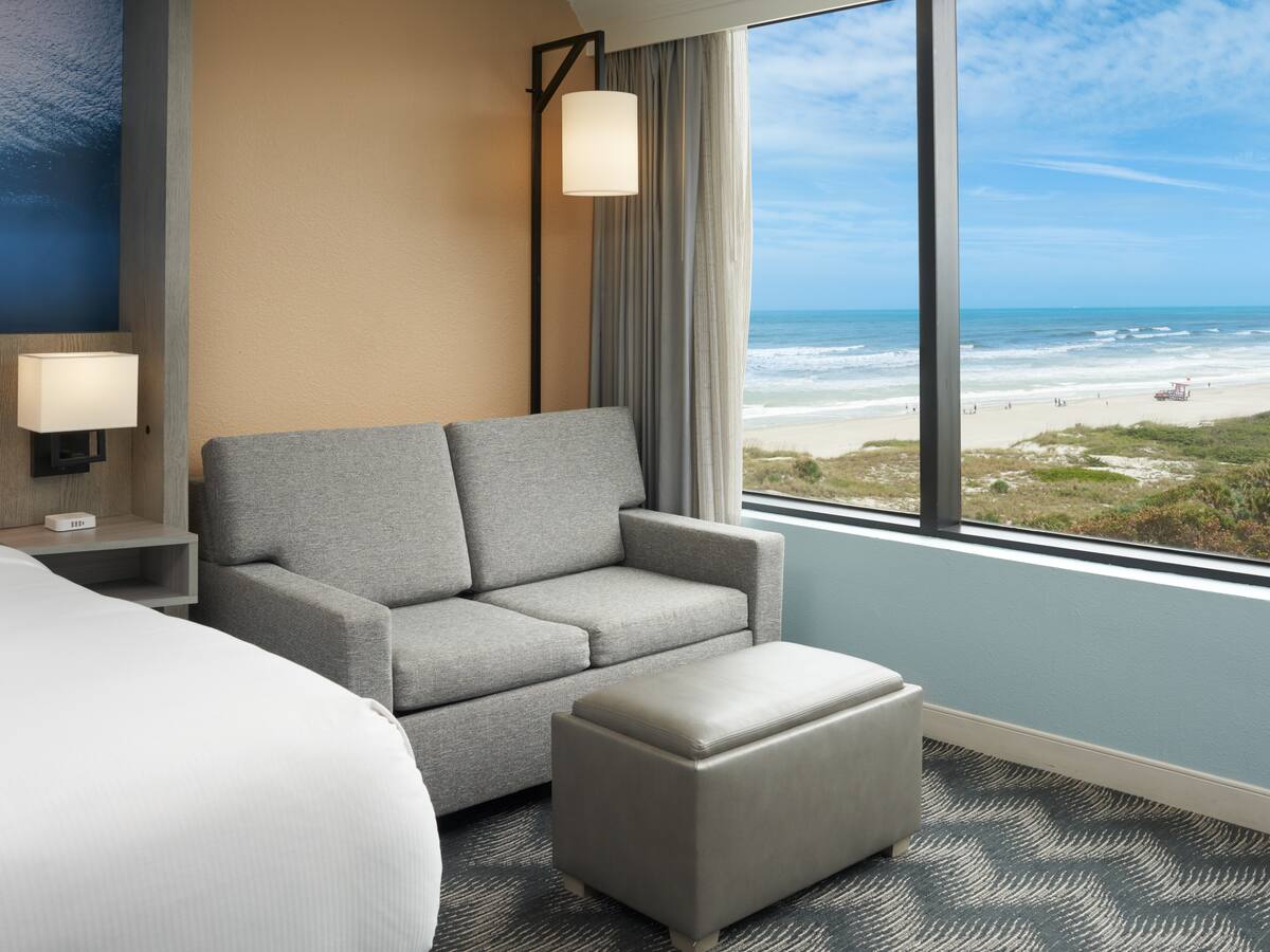 collaborations with tour guides for beach bed and breakfast